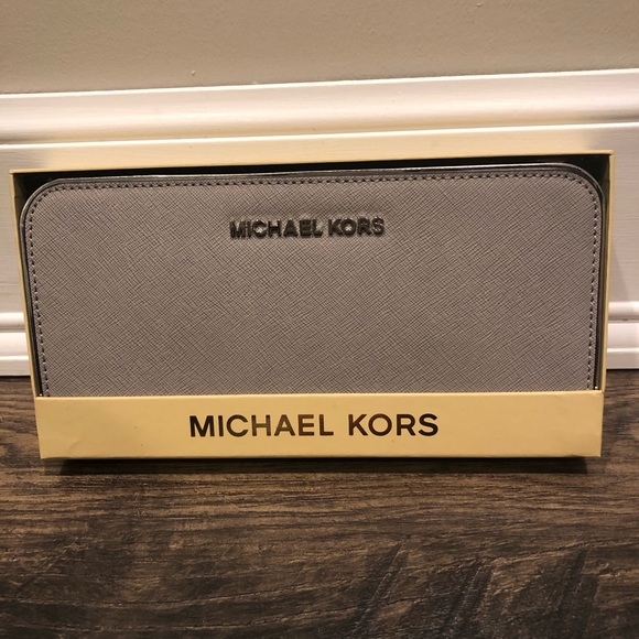 Michael Kors Handbags - Michael Kors Jet Set Saffiano Zip Around Wallet